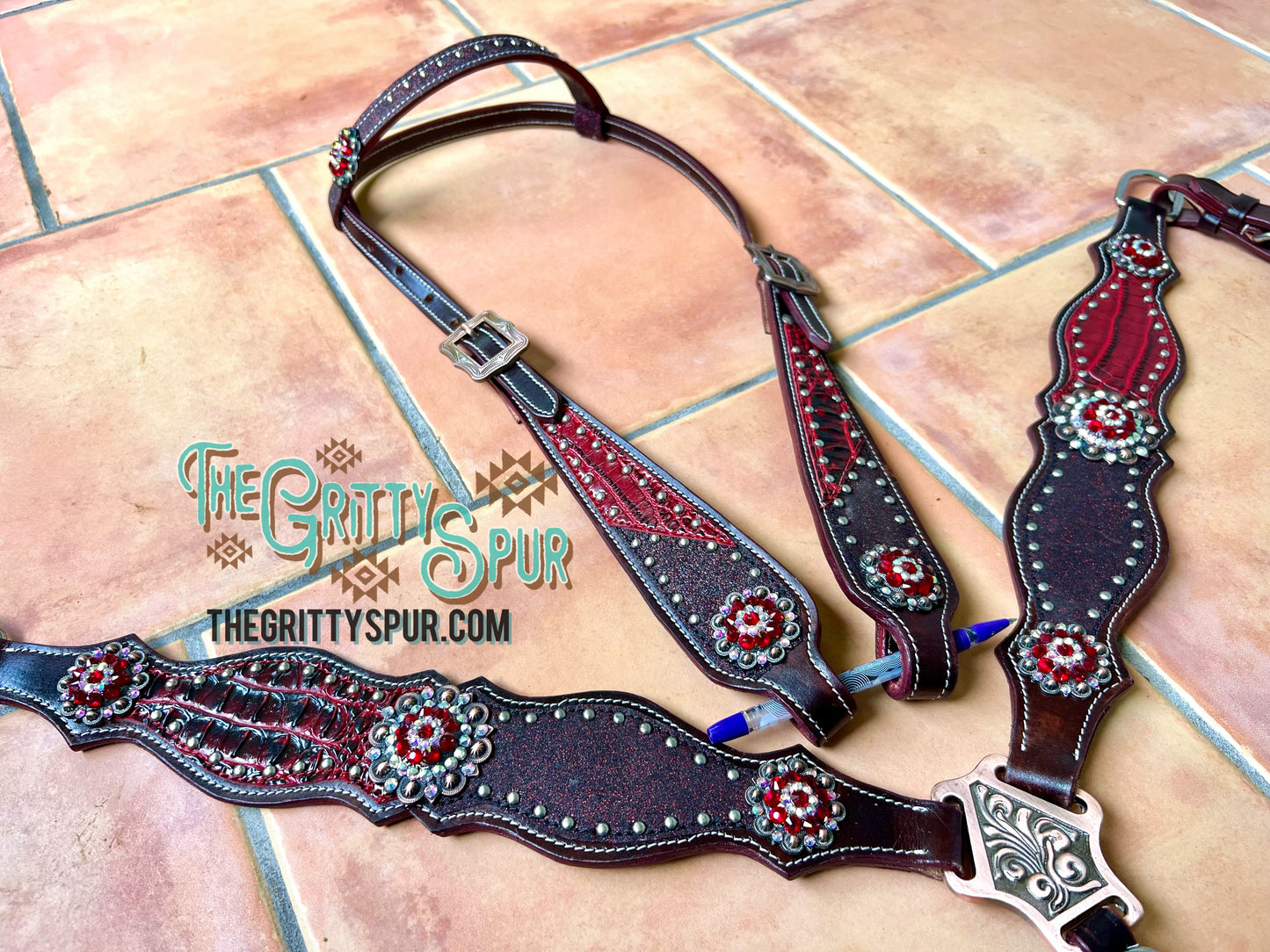 READY TO SHIP- Red gator with red glitter tack set, looks like wine 🍷