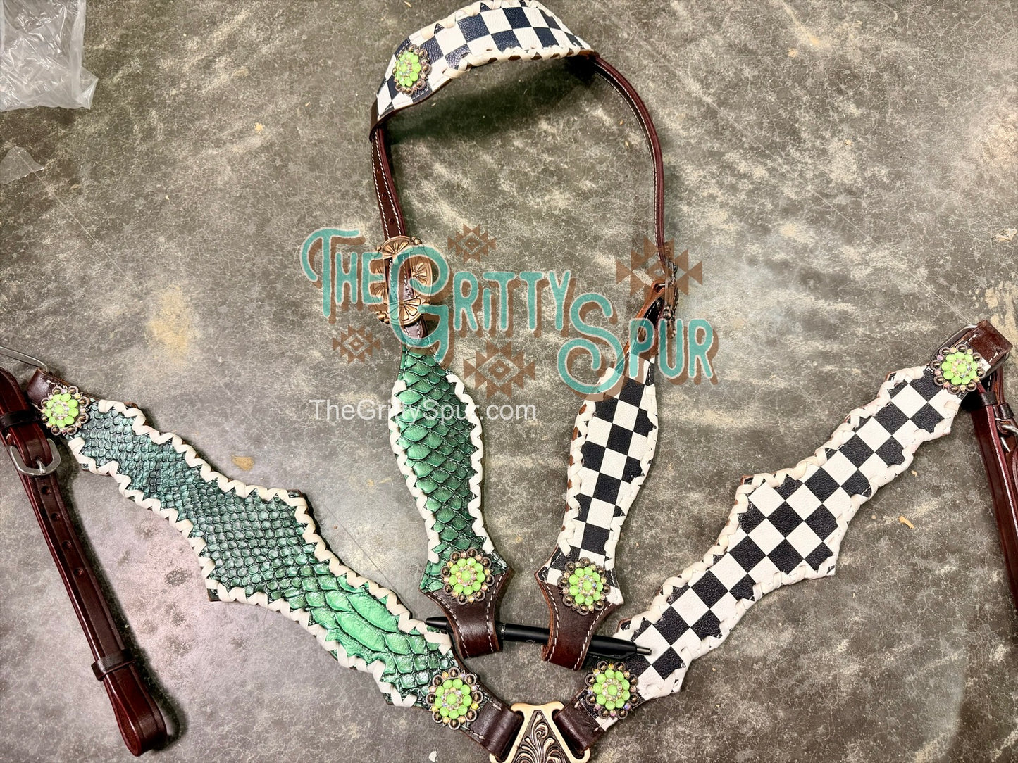 READY TO SHIP- Emerald Gator with Checker tack set