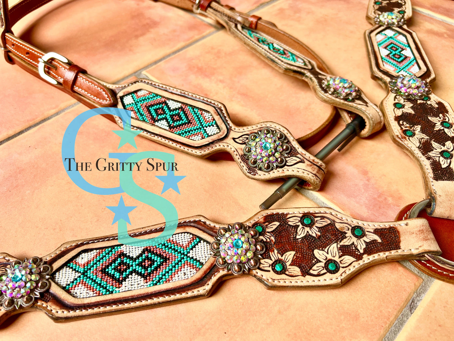 Gorgeous beaded inlay with flower tooling tack set