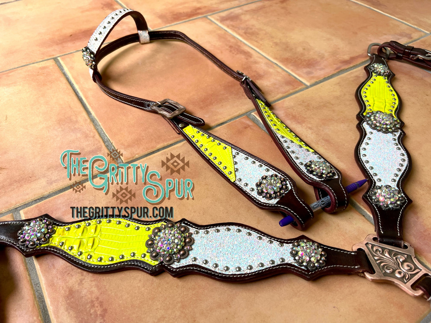 PRE ORDER- Yellow Gator with White Glitter Tack set