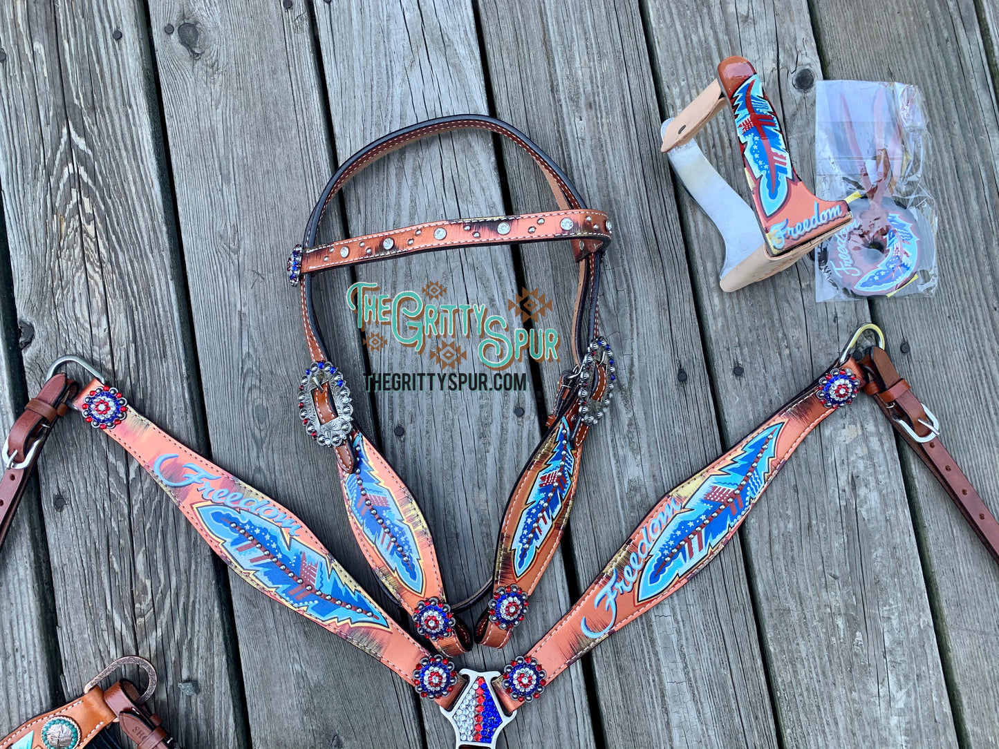 Freedom feather tack set