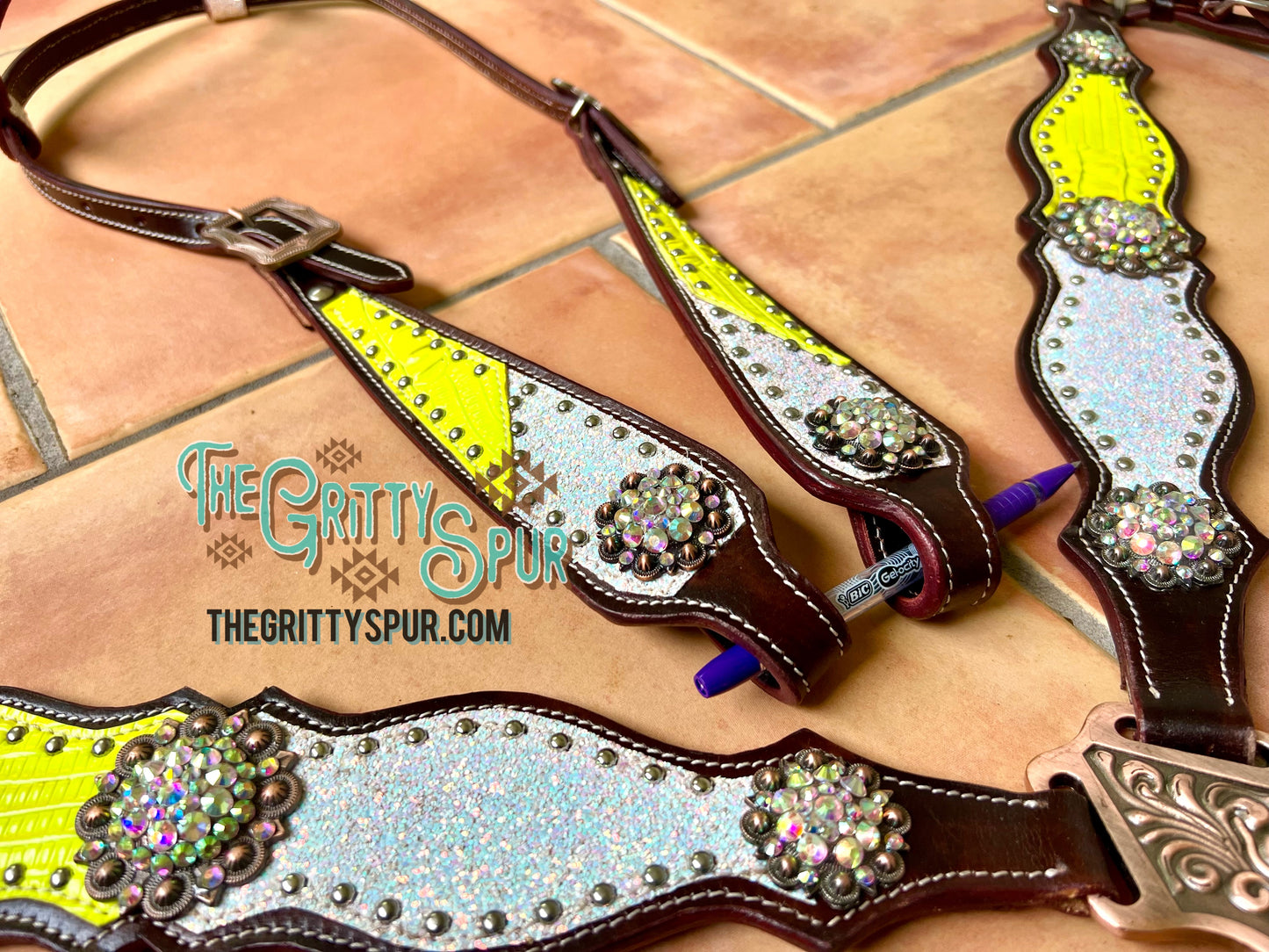 PRE ORDER- Yellow Gator with White Glitter Tack set