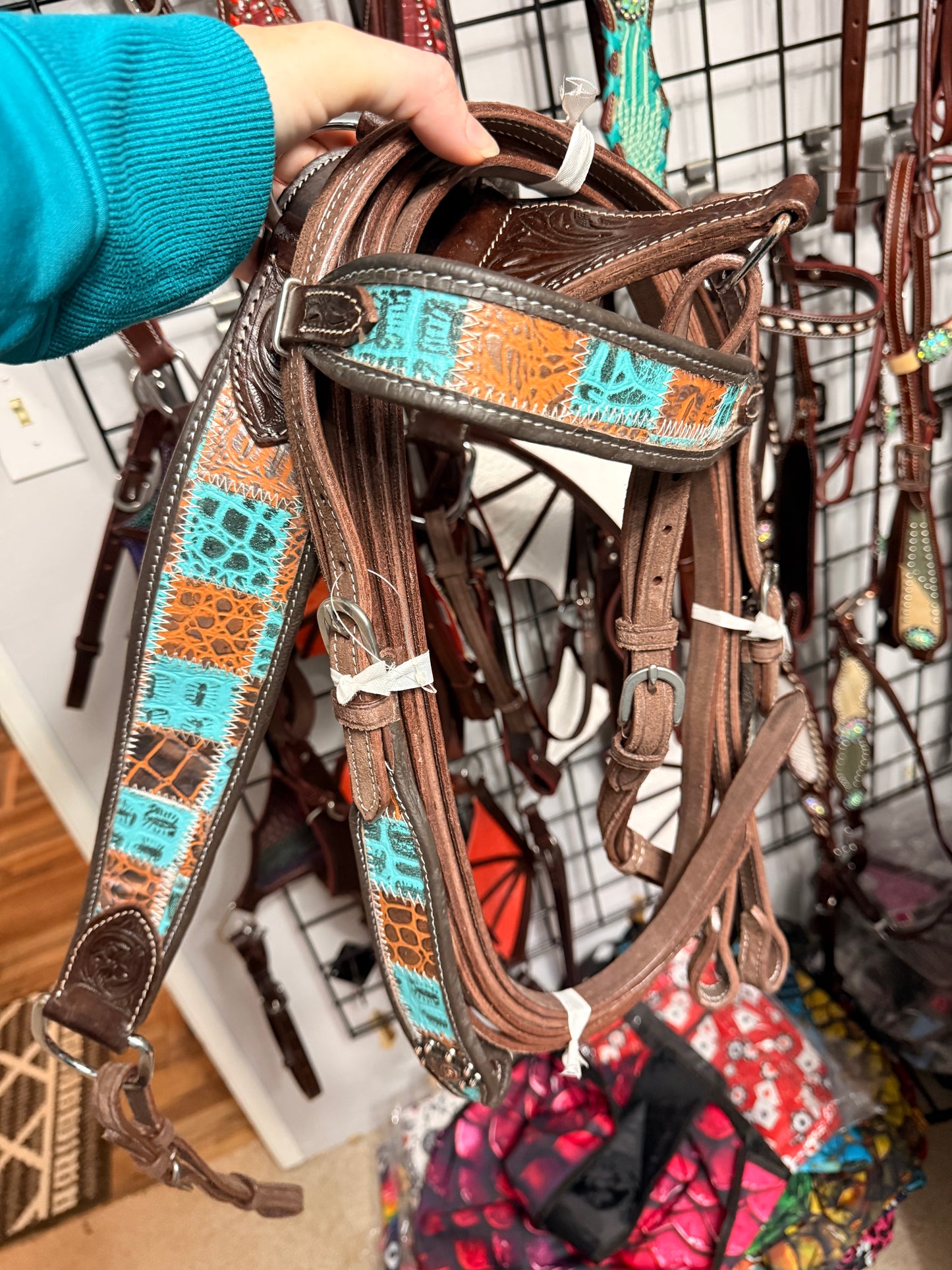 Drawing for 12" saddle set plus extras!