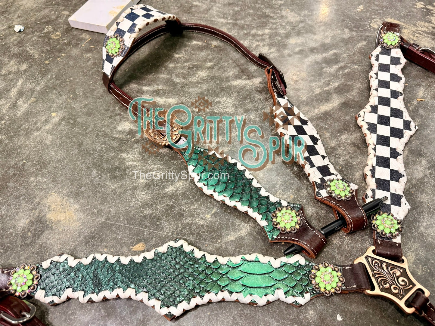 READY TO SHIP- Emerald Gator with Checker tack set
