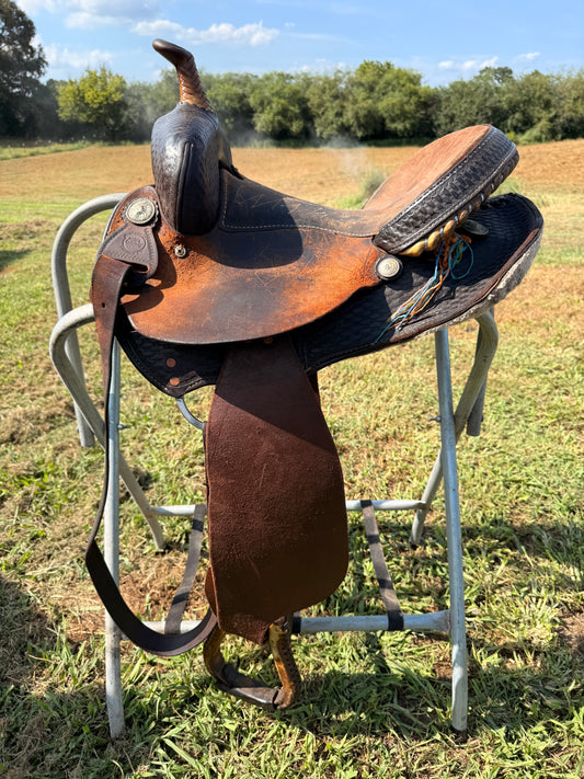 Willis Saddlery 14.5" saddle