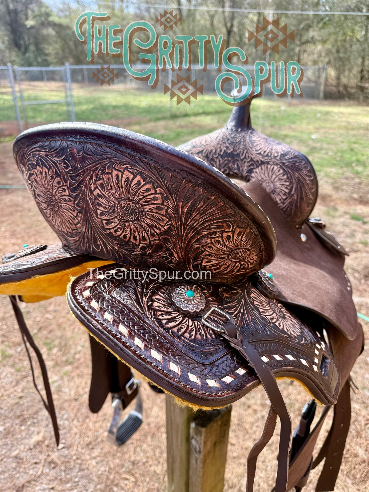 IN STOCK- Josie Spinal Relief Barrel Style Saddle 15" seat