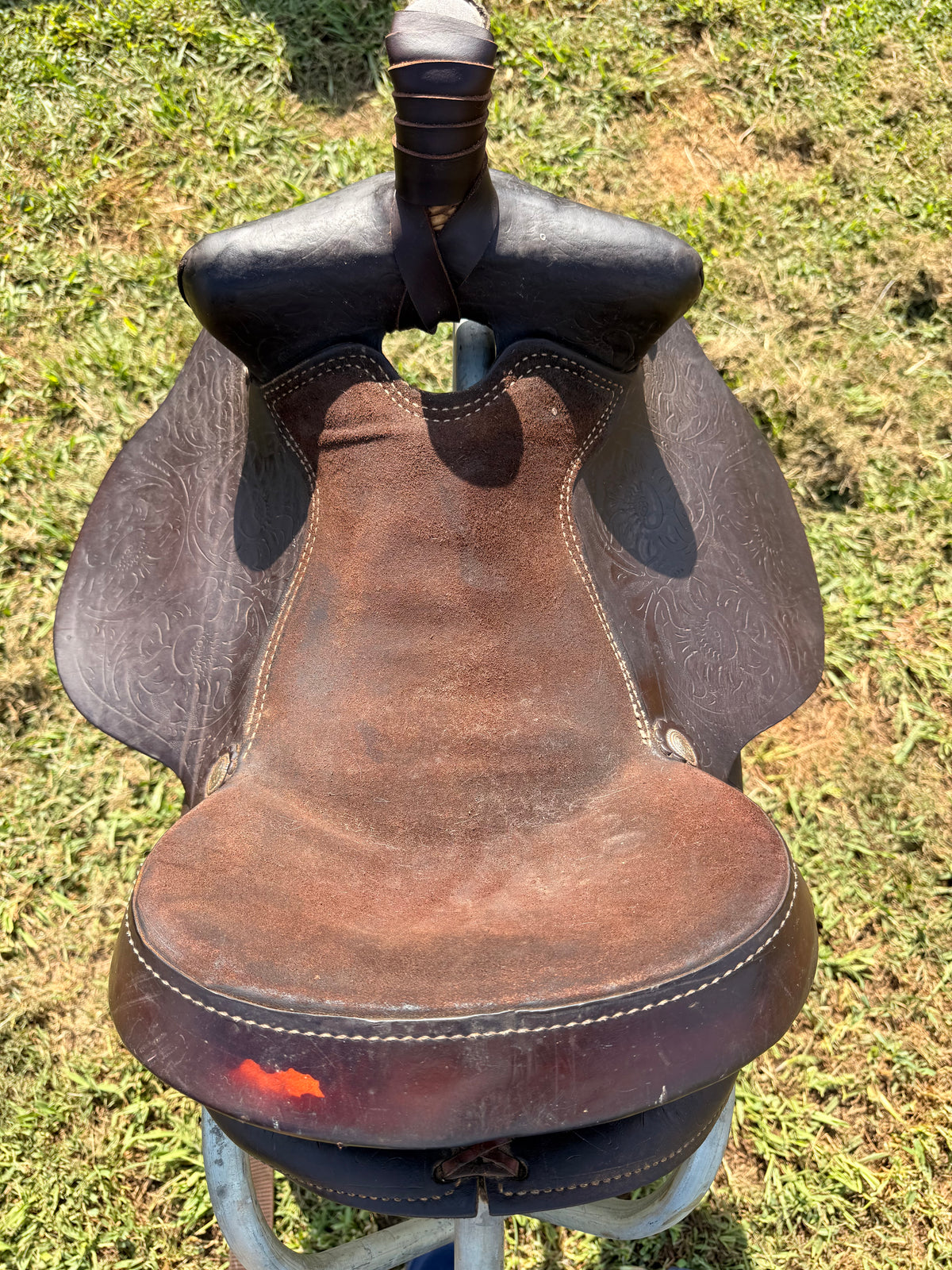 Western saddle 15" seat