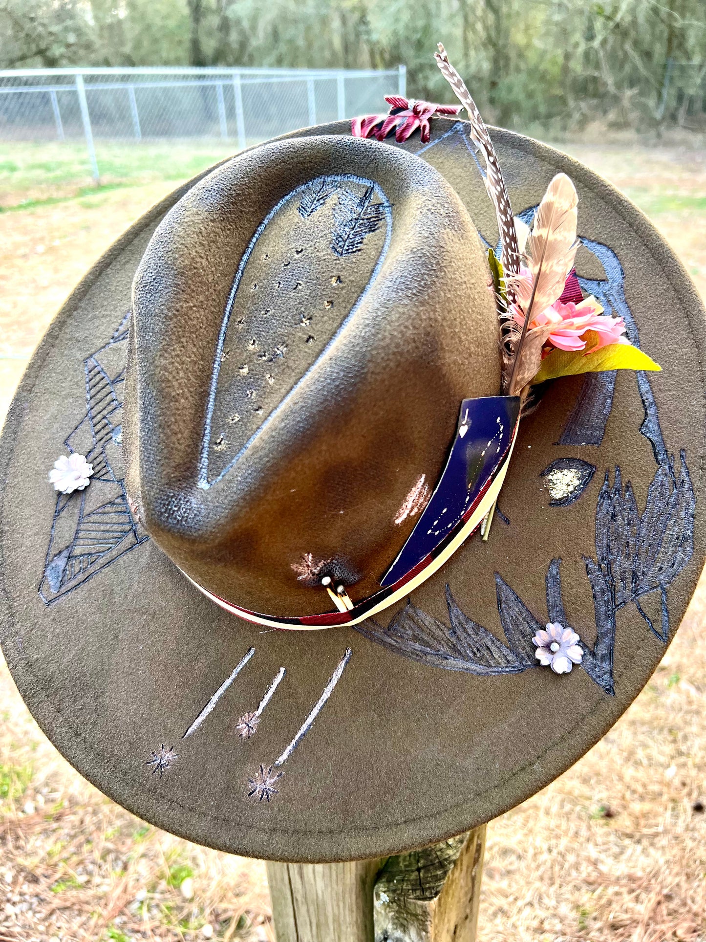 Wolf / horse green wool hat