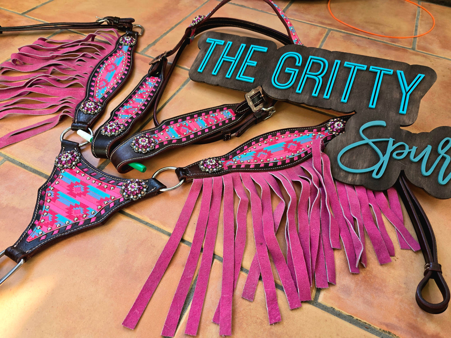 BROWBAND- Pink Aztec tack set with pink fringe