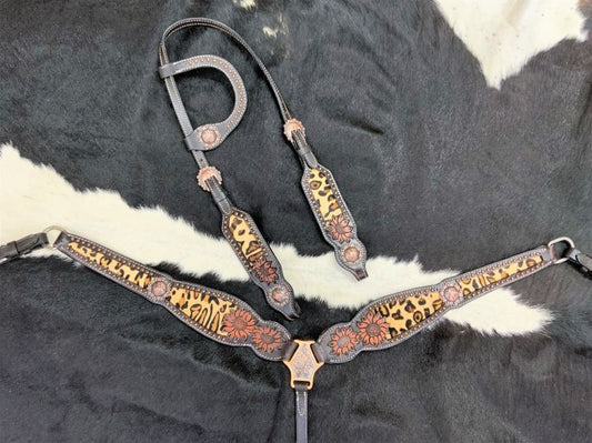 One ear cheetah with barrel racer conchos tack set